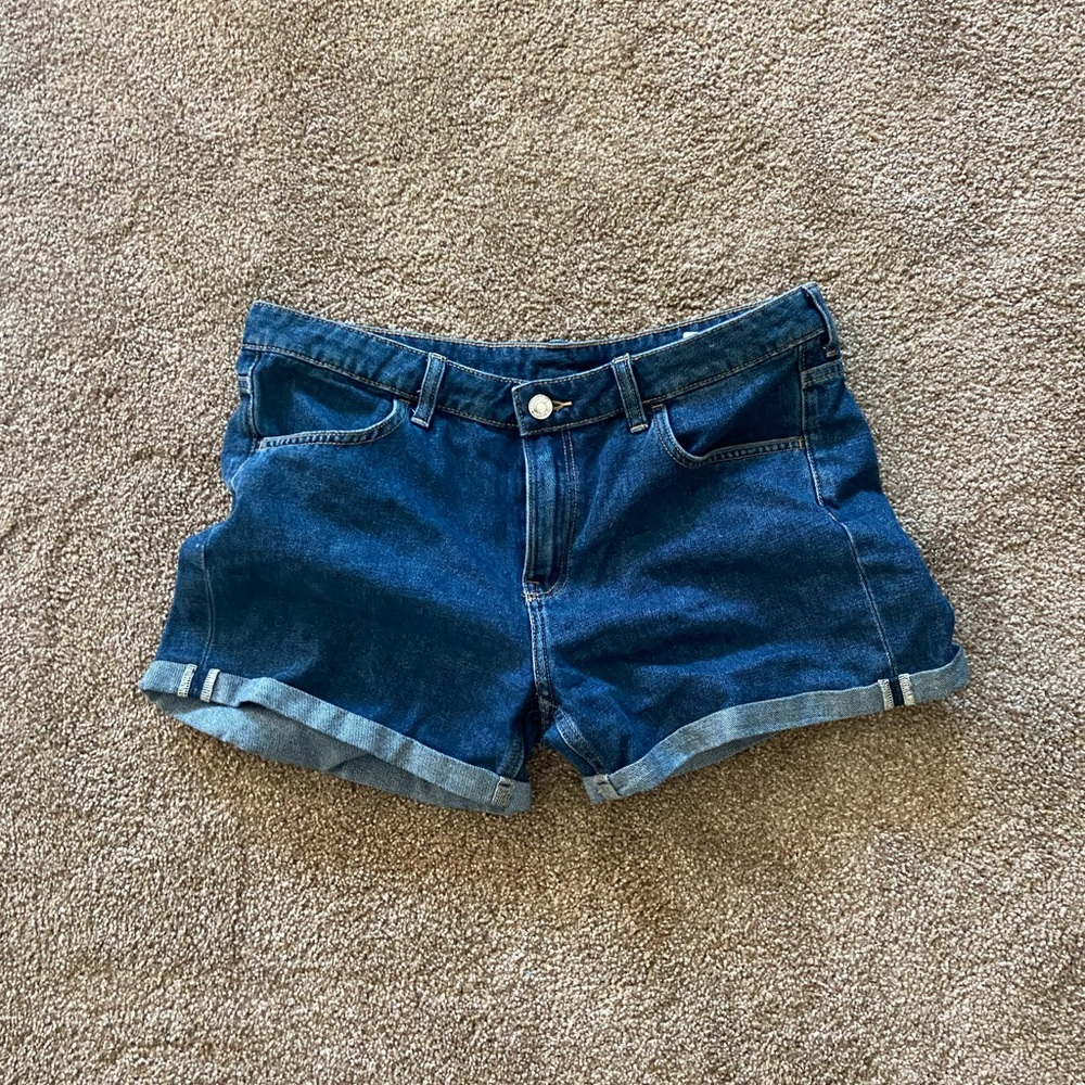 Short jean shorts